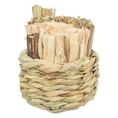 TRIXIE Mand Gras Met Hooi & Maïsbladeren - 100% natuurlijke knaag- en speelmix met houten stokjes - Naturel - 9x9x9 cm