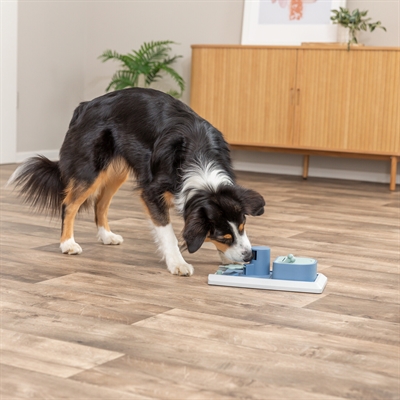 TRIXIE DOG ACTIVITY POKER BOX VARIO