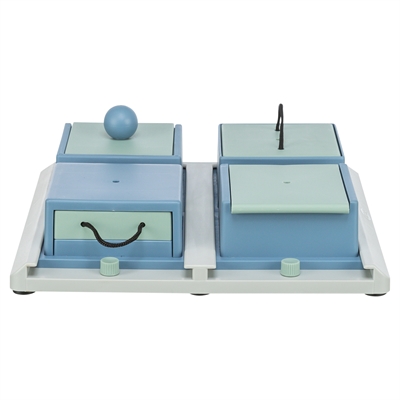 TRIXIE Puzzelspel voor honden DOG ACTIVITY POKER BOX 1 Interactief snackspel met 4 verschillende openingen en anti-slip - Rood/Geel/Zwart - 31x31x11 cm