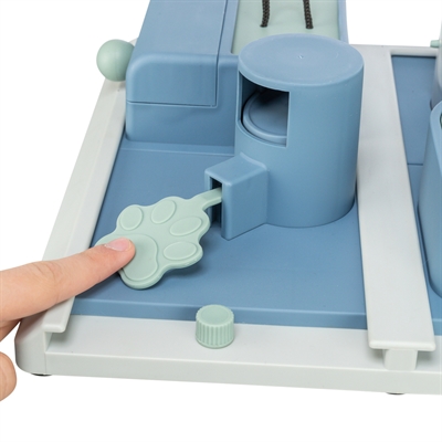 TRIXIE Interactief voerspel Dog Activity Poker Box 2 5 verstopvakken, anti-slip voetzolen, instructieboekje - rood/oranje/zwart - 31x31x9,5 cm