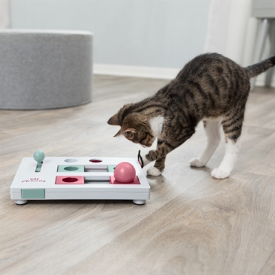 TRIXIE CAT ACTIVITY BRAIN MOVER STRATEGIESPEL
