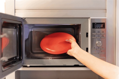 TRIXIE Warmtekussen voor magnetron 8 uur warmte - Afneembare wasbare fleecehoes - Zwart-wit geruit - 26 cm