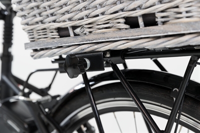 TRIXIE FIETSMAND BAGAGEDRAGER MET ROOSTER GRIJS