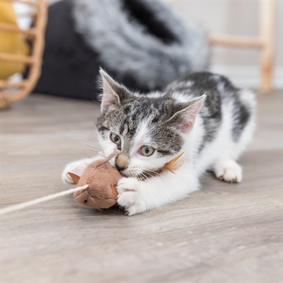 TRIXIE SPEELHENGEL MUIS MET VEREN HOUT / PLUCHE MET CATNIP