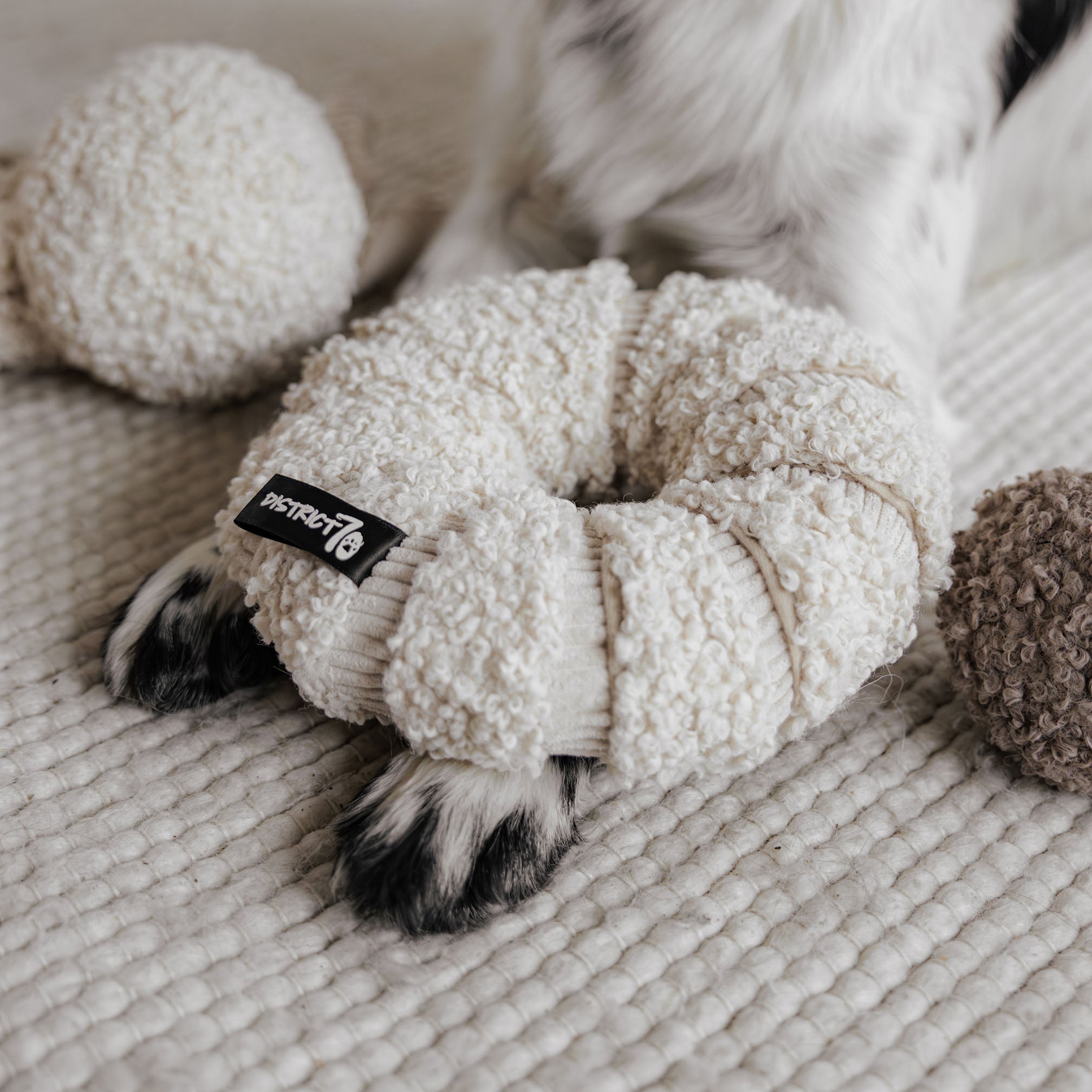District 70 DAISY snuffelspeeltje voor honden