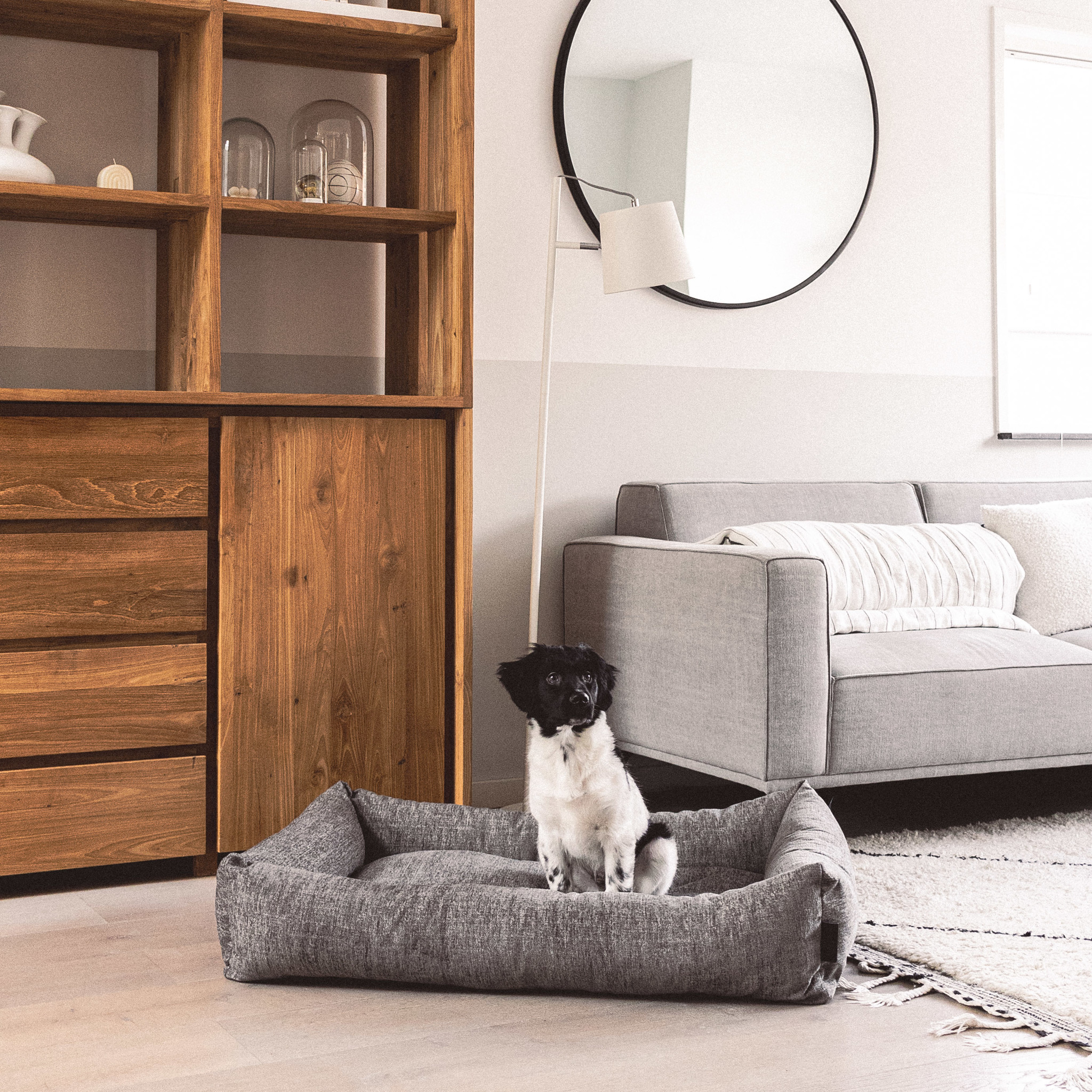 District 70 hondenmand HUSH Donkergrijs 100×70 cm – Cream