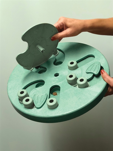 NINA OTTOSSON Hondenpuzzel Dog Worker Composiet - 3 niveaus - mintgroen - 34,5 cm