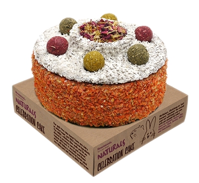 ROSEWOOD Knaagdiersnack Naturals Verjaardagstaart | Eetbaar met wortel & kokos, hol gevuld met kruidensalade - 13x13x10 cm