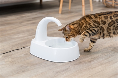 TRIXIE Drinkfontein Curved Stream Stromend gefilterd water - Wit - 25x35x24,5 cm 2,6 L