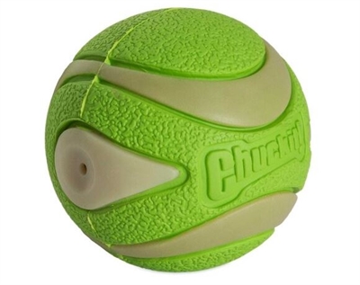 CHUCKIT Hondenbal Max Glow Ultra Squeekerbal — Gloeit in het donker met pieper - Groen - 6 cm