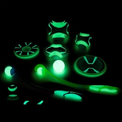 CHUCKIT Hondenbal Max Glow Ultra Squeekerbal — Gloeit in het donker met pieper - Groen - 6 cm
