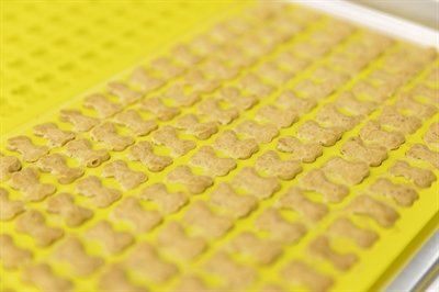 TRIXIE Bakmat voor hond Met botjes | Multifunctioneel (bak, lik & vriezer) -40–230°C | Vaatwasserbestendig - 38x28 cm