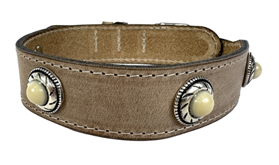 SAZZZ Hondenhalsband Boho Treasure Stone Beige 37×3,5 cm – Leer