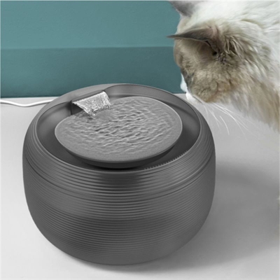 MARTIN Drinkfontein Kat en Kleine Hond Zwart 21×21×15 cm – 2,5 ltr