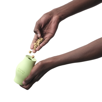 EARTH RATED Treatdispenser Treat Toy Rubber vulbaar & onvoorspelbaar rollend - Natuurlijk rubber - 11x7 cm