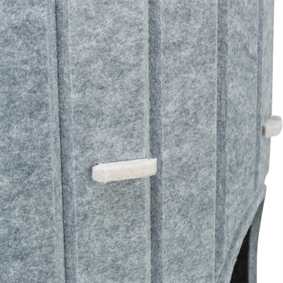 TRIXIE Speelbox Mara | Vormvast vilt, meerdere ingangen & speeltjes - Zand/Grijs - 66x46x62 cm