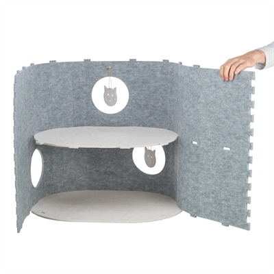 TRIXIE Speelbox Mara | Vormvast vilt, meerdere ingangen & speeltjes - Zand/Grijs - 66x46x62 cm